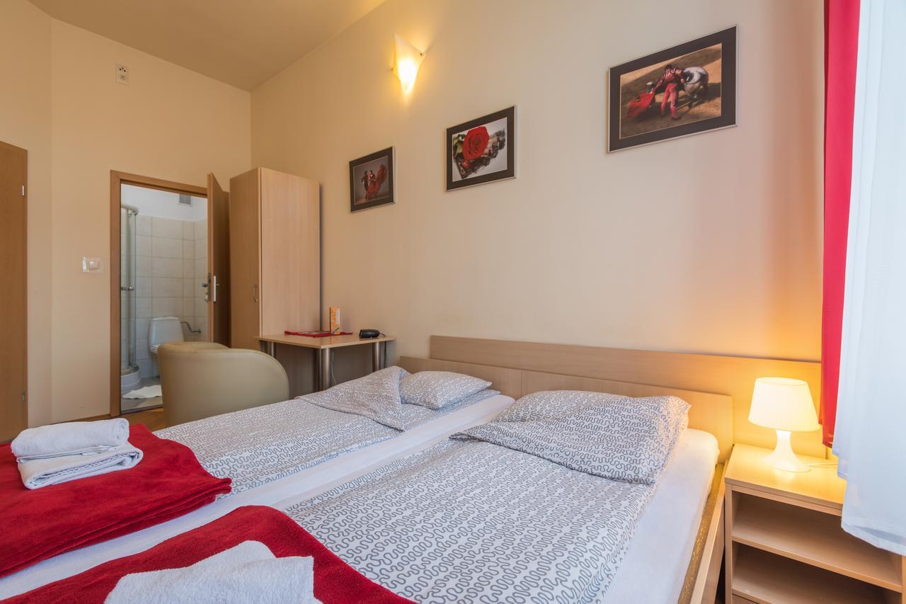 Euro-Room Rooms & Apartments Krakow Exterior photo