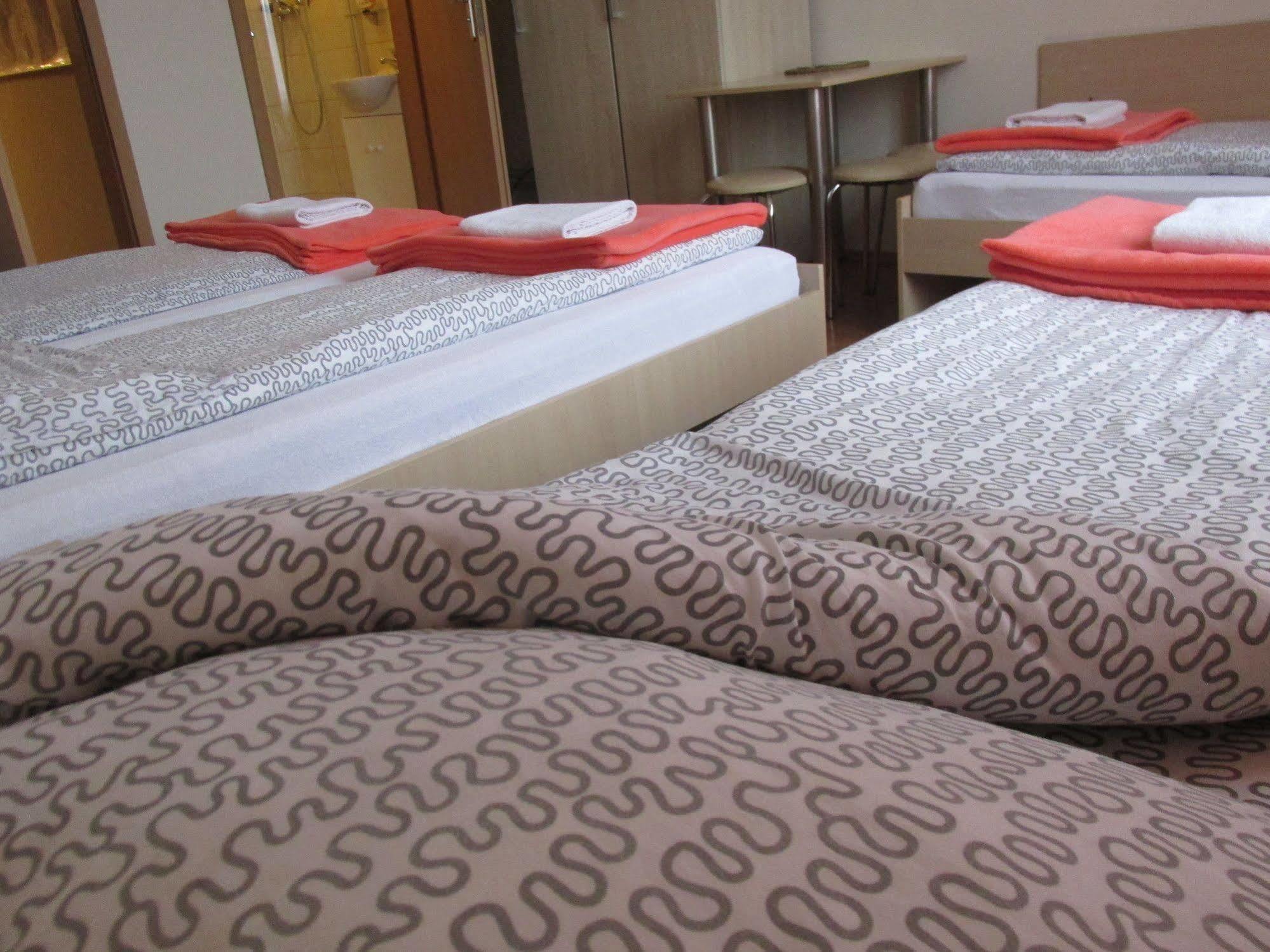 Euro-Room Rooms & Apartments Krakow Exterior photo